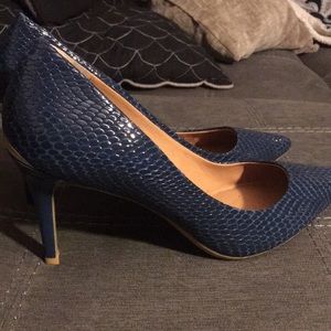 Calvin Klein size10 heels faux snake skin
